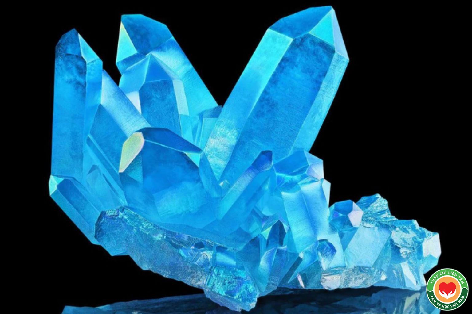 Ý Nghĩa Màu Xanh Dương với Tinh Thể Thạch Anh Xanh Dương và Đá Quý (bài 21)
